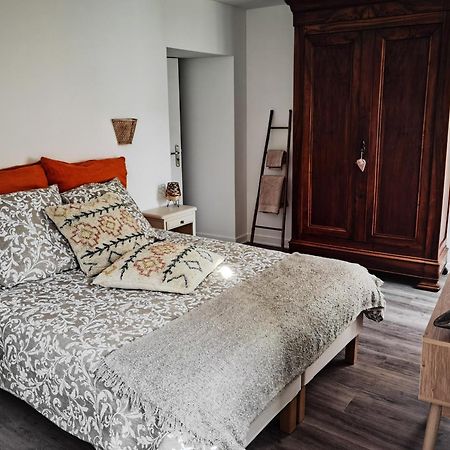 Saint-Laurent-d'Arce Je Soigne Mon Assiette Bed & Breakfast エクステリア 写真