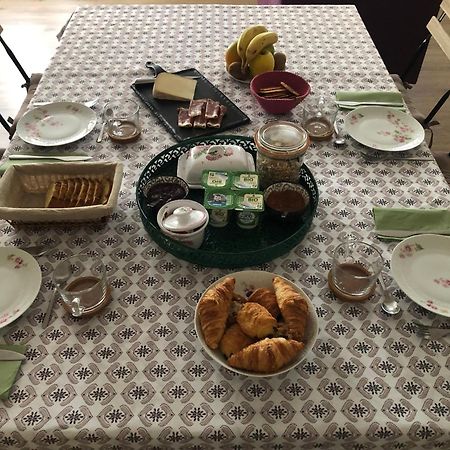 Saint-Laurent-d'Arce Je Soigne Mon Assiette Bed & Breakfast エクステリア 写真